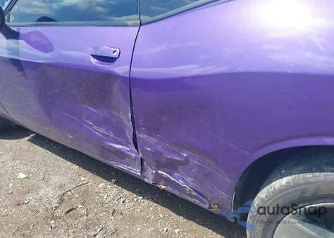 2018 Dodge Challenger Sxt z USA, uszkodzony, nr VIN 2C3CDZAGXJH310482